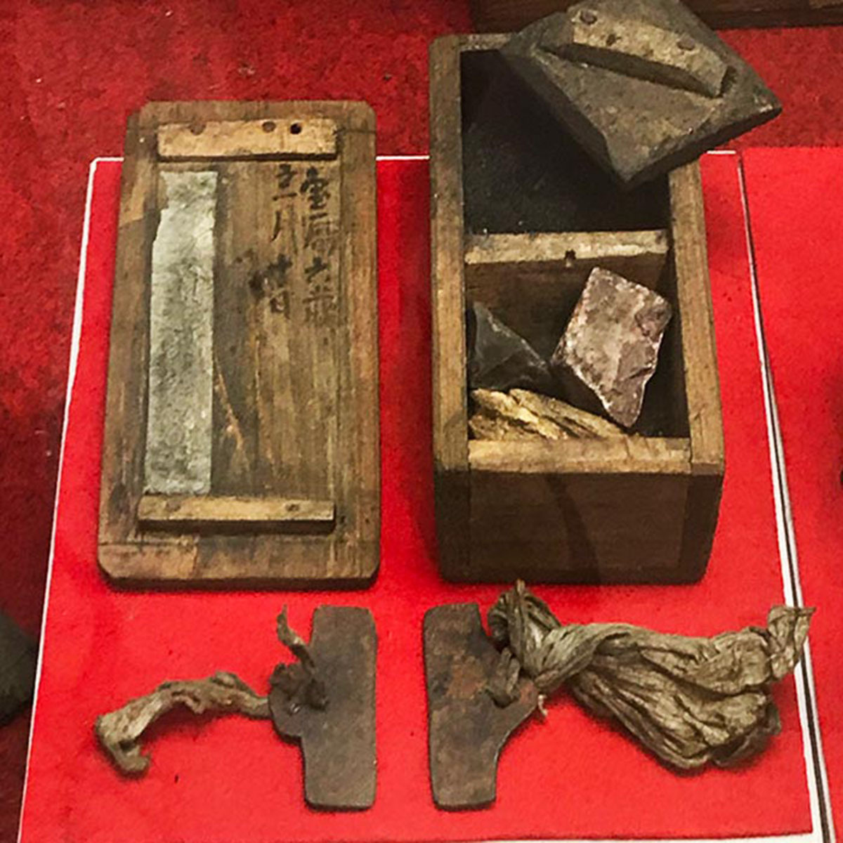 野宿の匠 火打金 カスガイ型 白木無垢 吉井本家請合 火打鎌 火打ち金