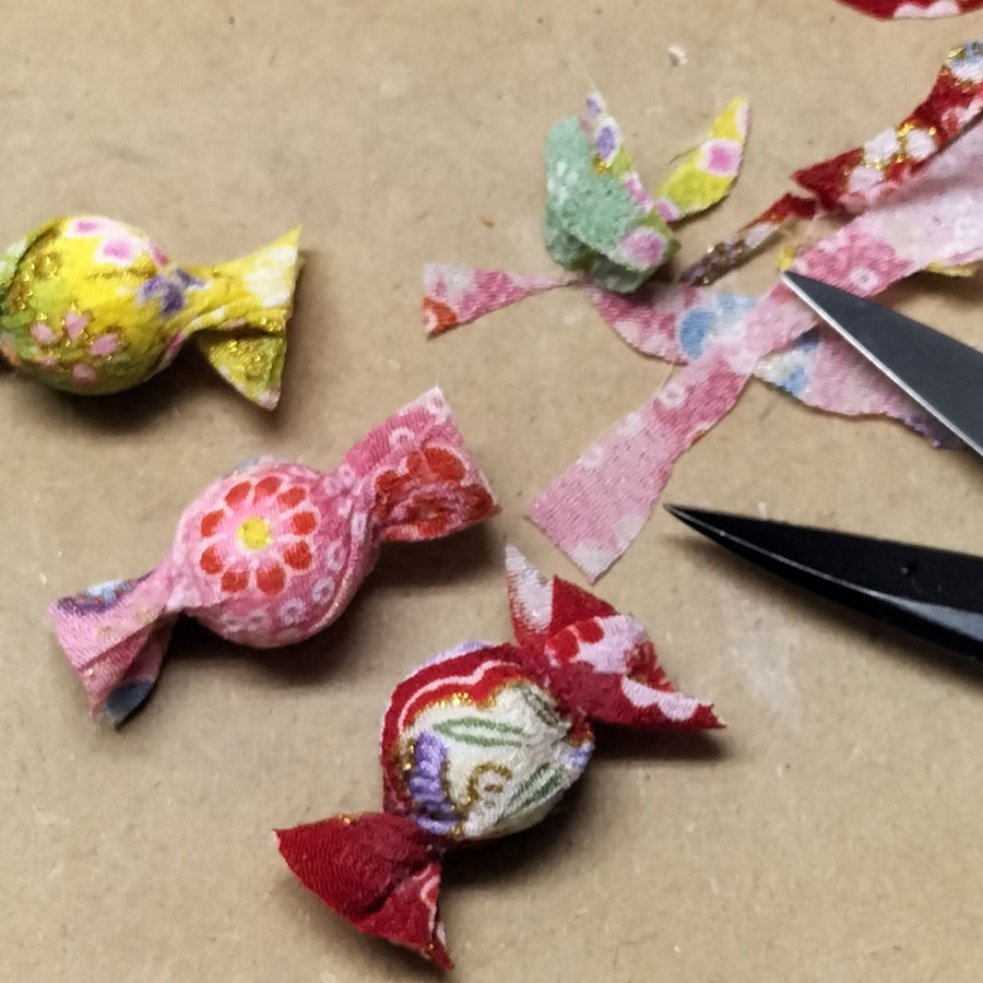 つるし飾りキット・年中風物下げもん飾り〈7連つるし雛〉 : 布がたり