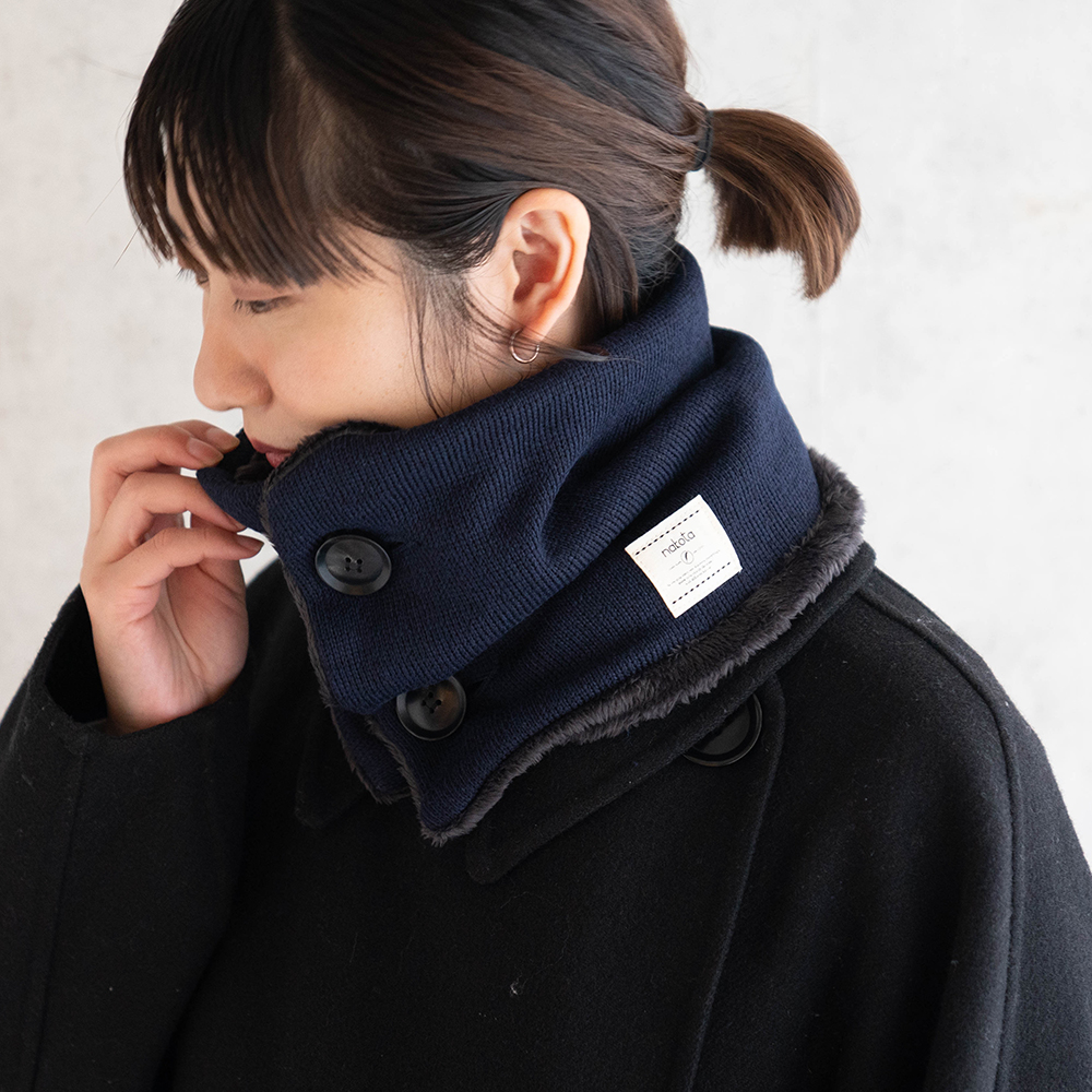 Nakota（ナコタ） ボタン付きマイクロボアミックスヘザーネック