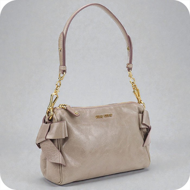 miu miu（ミュウミュウ） 中古 ショルダーバッグ レディース ブランド