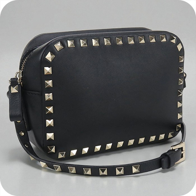 VALENTINO（ヴァレンティノ） 中古 斜め掛け ショルダーバッグ