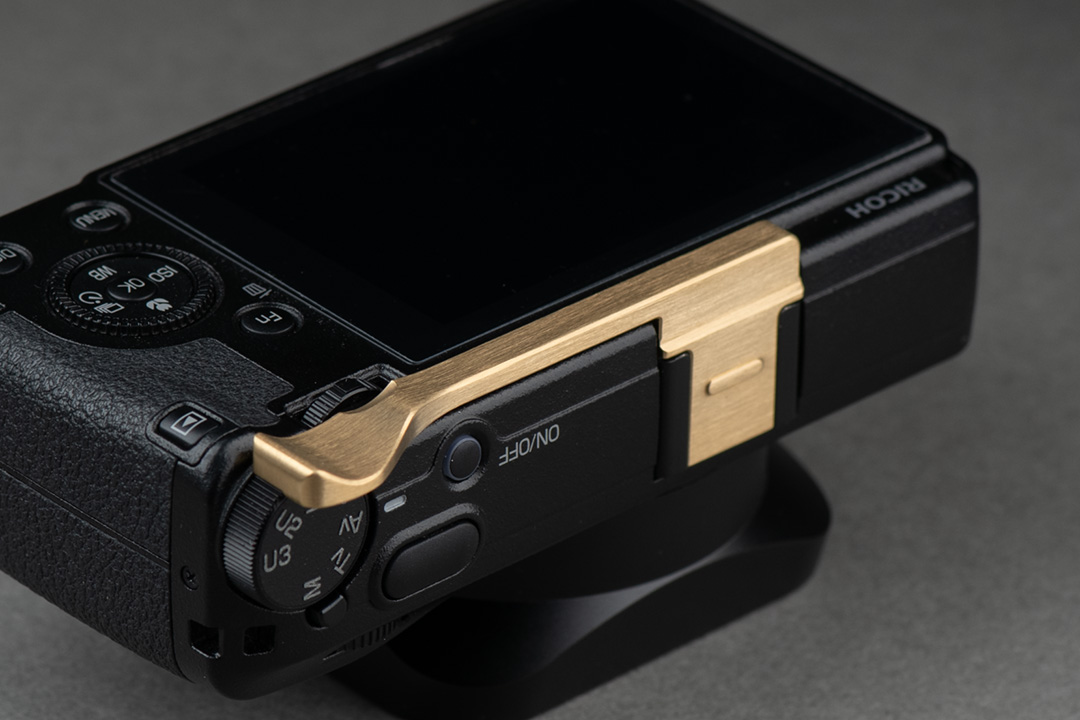 スクエアフード RICOH GR III、IIIX専用｜サムグリップ : オリエンタル