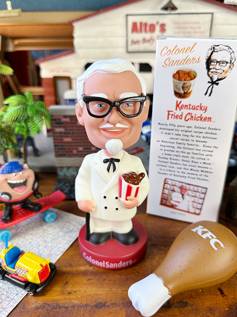 KFC ケンタッキーフライドチキン カーネルサンダース ボビングヘッド