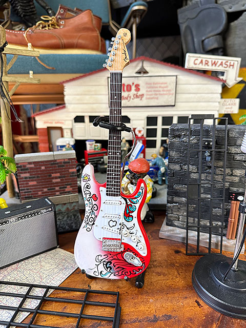 ジミ・ヘンドリックス フェンダー ストラトキャスター モントレー