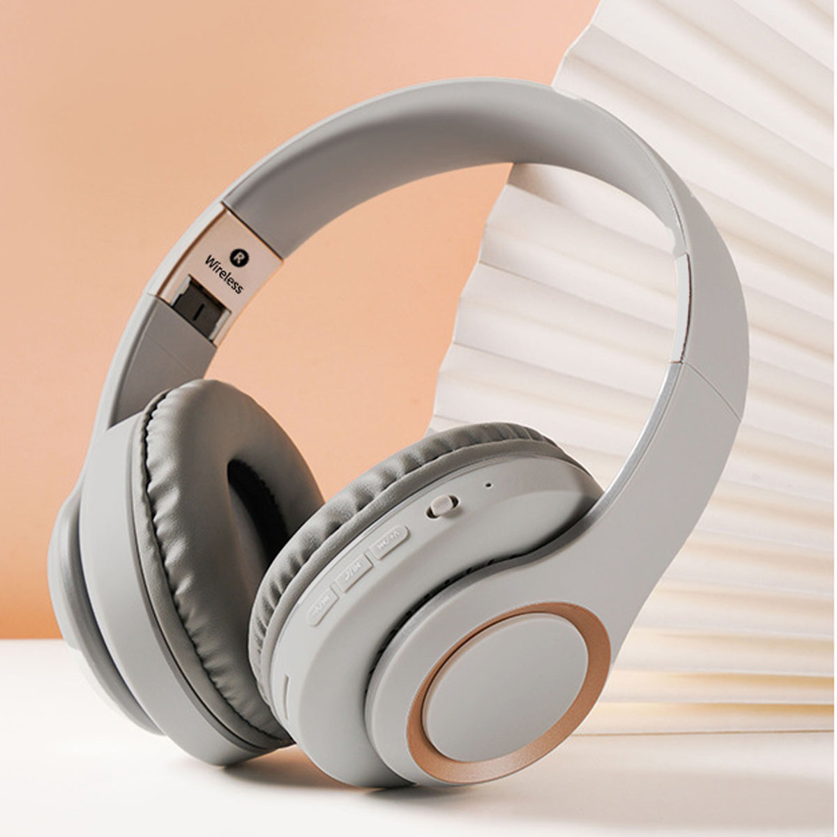 ワイヤレスヘッドホン Bluetooth 5.3 密閉型 遮音性 重低音 電池内蔵