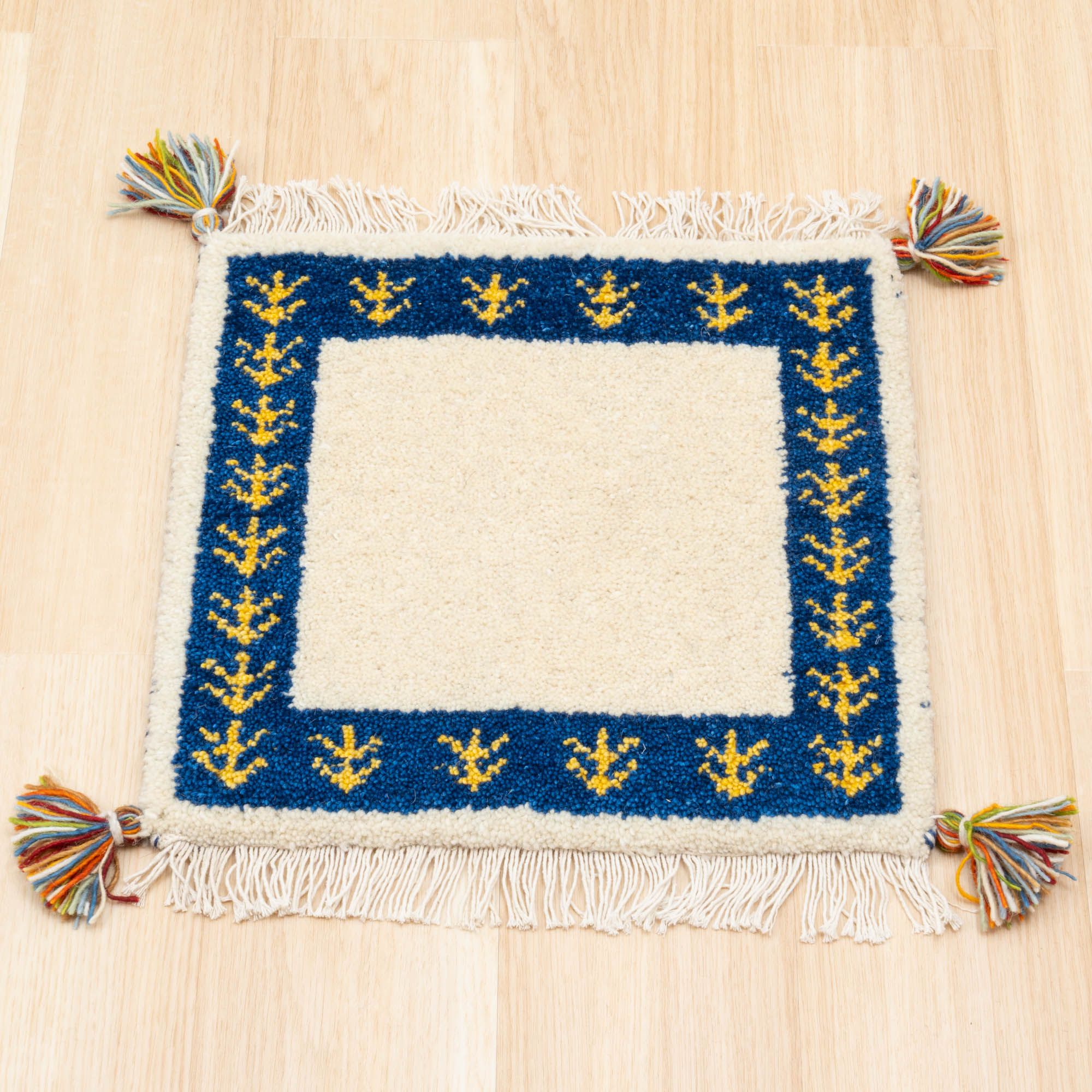 EーBLIND（イージーブラインド） ラグ ギャッベ 40x40 高級手結び 秋