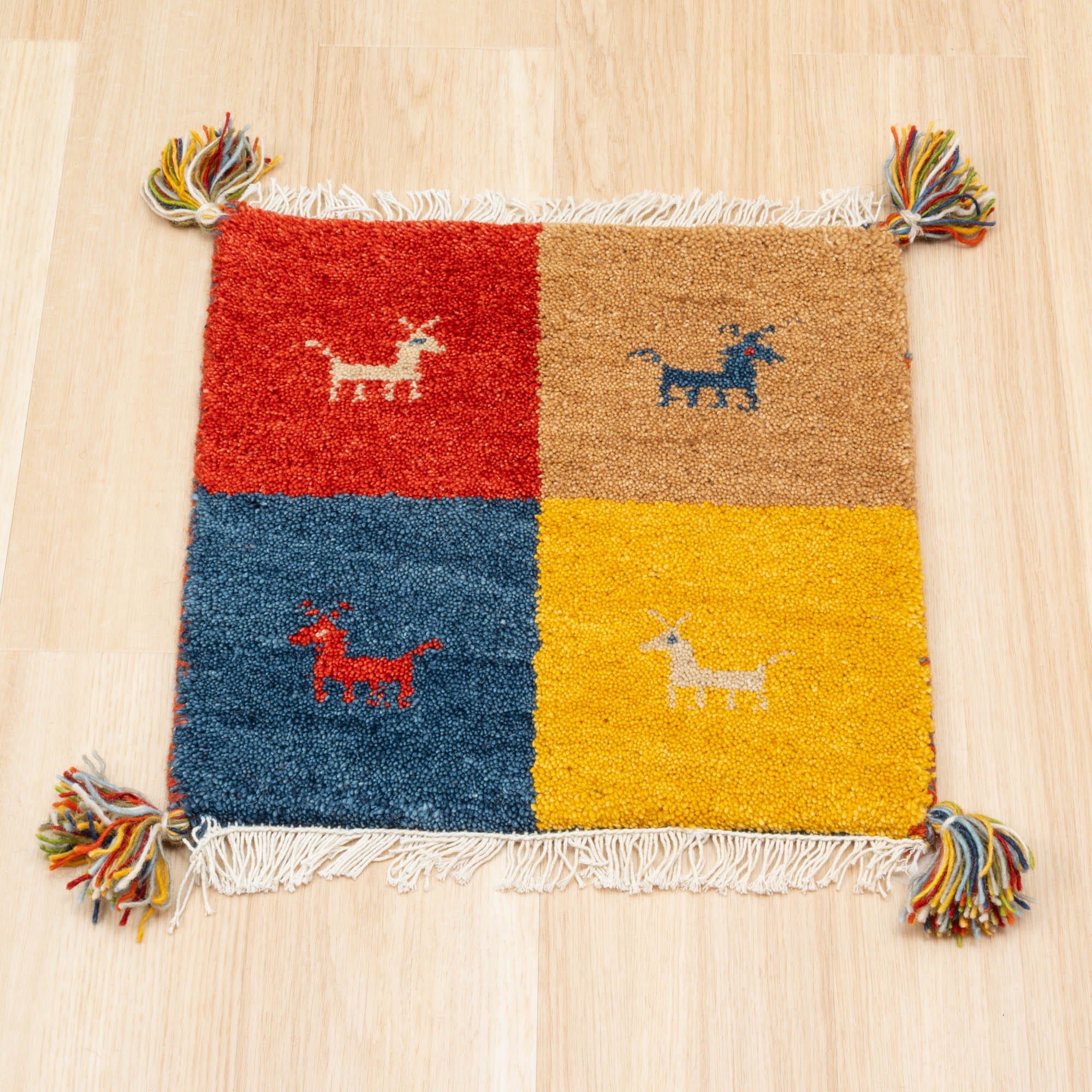 EーBLIND（イージーブラインド） ラグ ギャッベ 40x40 高級手結び 秋