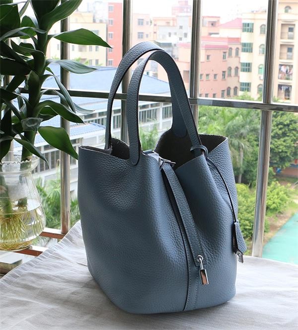 エレガンススタイル特集】キューブバッグ 上質本革 レザーキューブ型