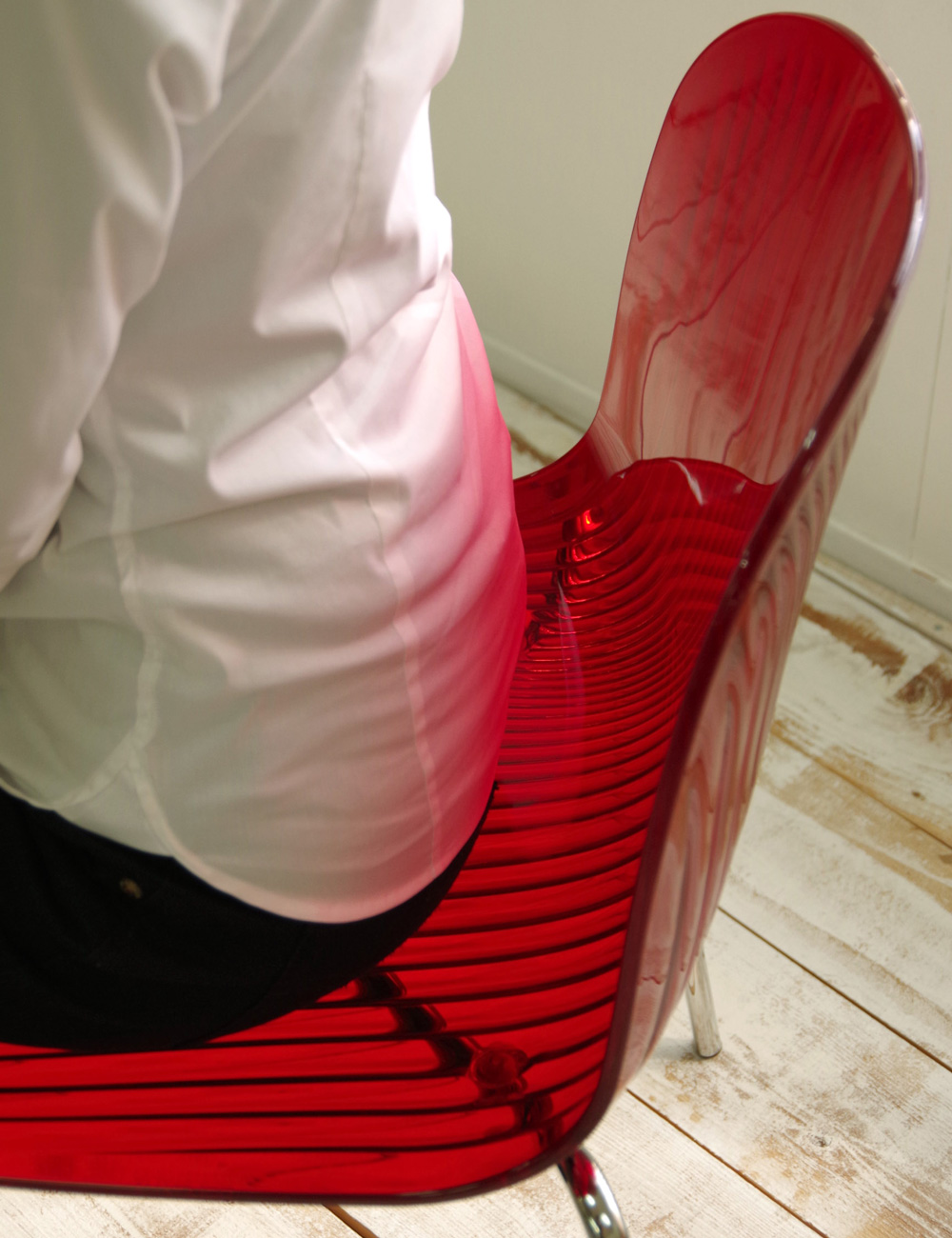 デザイナーズ ダイニングチェア イタリア製 Ocean クリアレッド 完成品