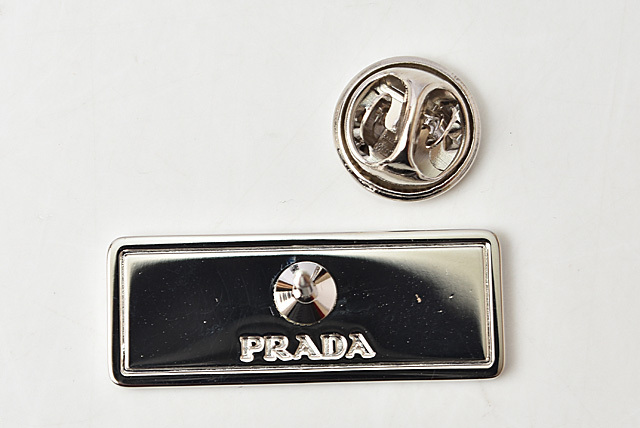 PRADA（プラダ） ピンブローチ/ピンバッジ 3点セット アクセサリー