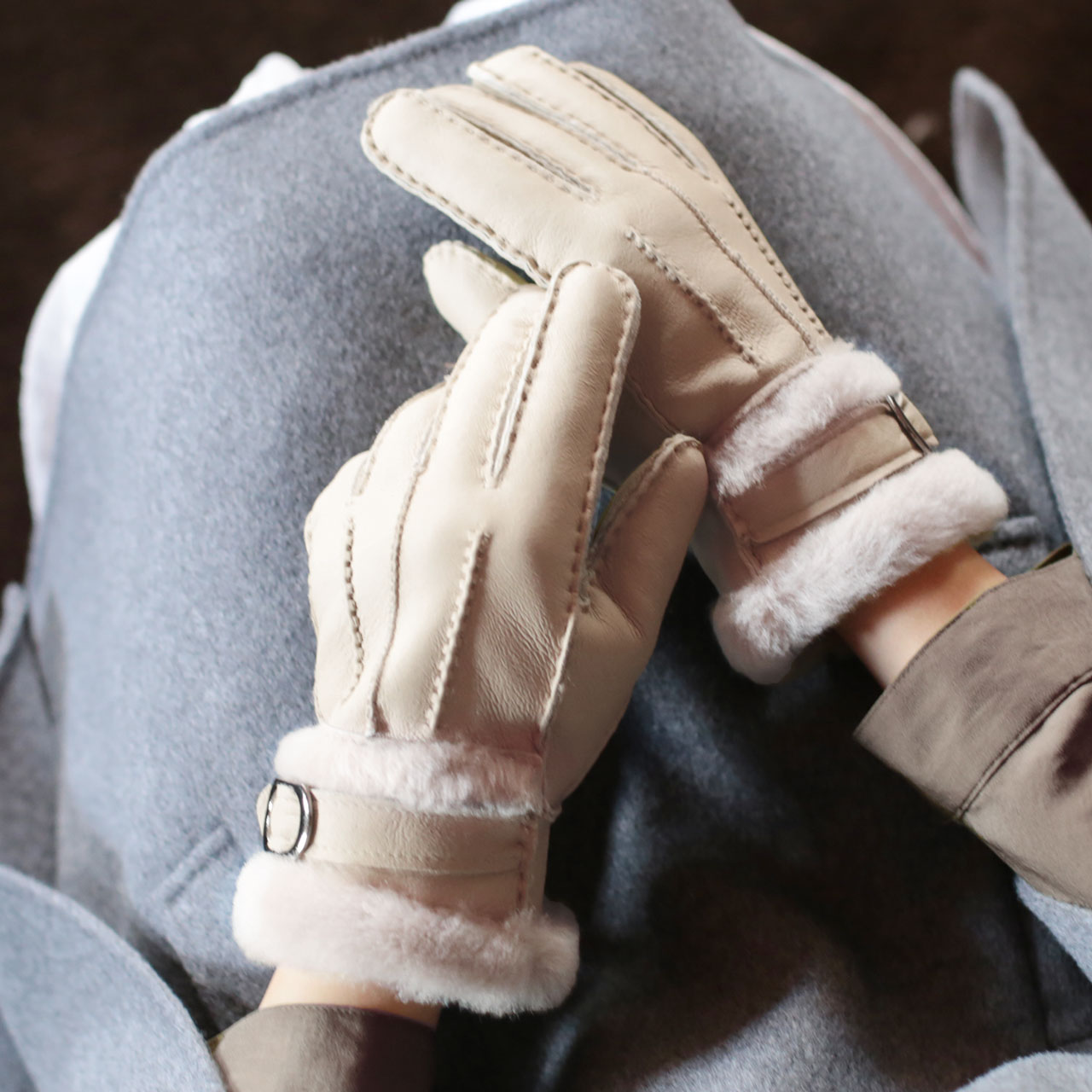 sankyo shokai（三京商会） ＜爆買＞［期間限定価格］ムートン 手袋