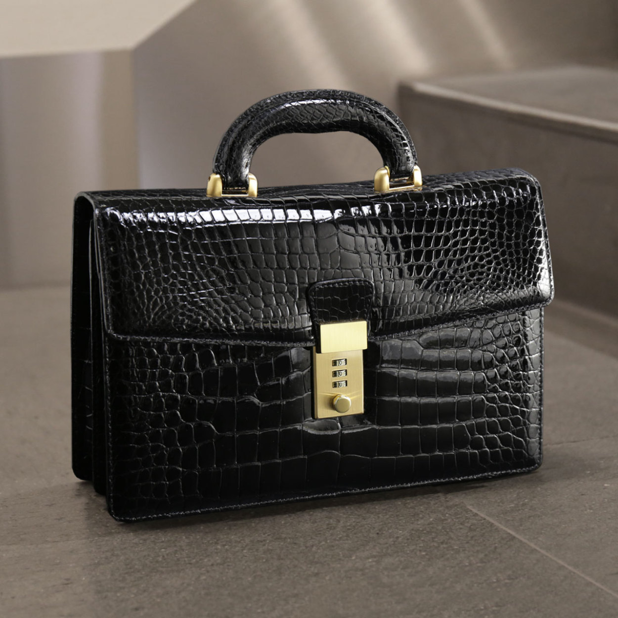 sankyo shokai（三京商会） クロコダイル メンズ ビジネスバッグ