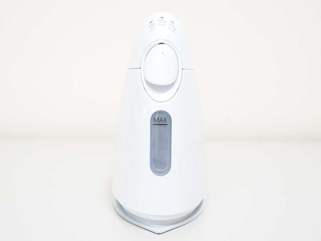 アイロンを作り続けて100年の老舗、東芝が本気で作ったハンディ