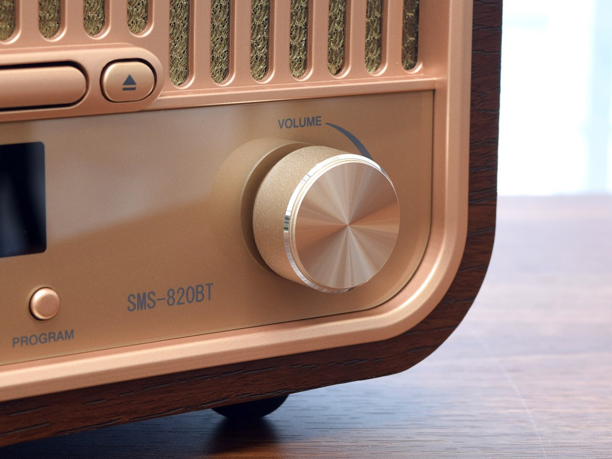 人気のレトロデザイン・コンポ「SMS-820BT」が大幅パワーアップ