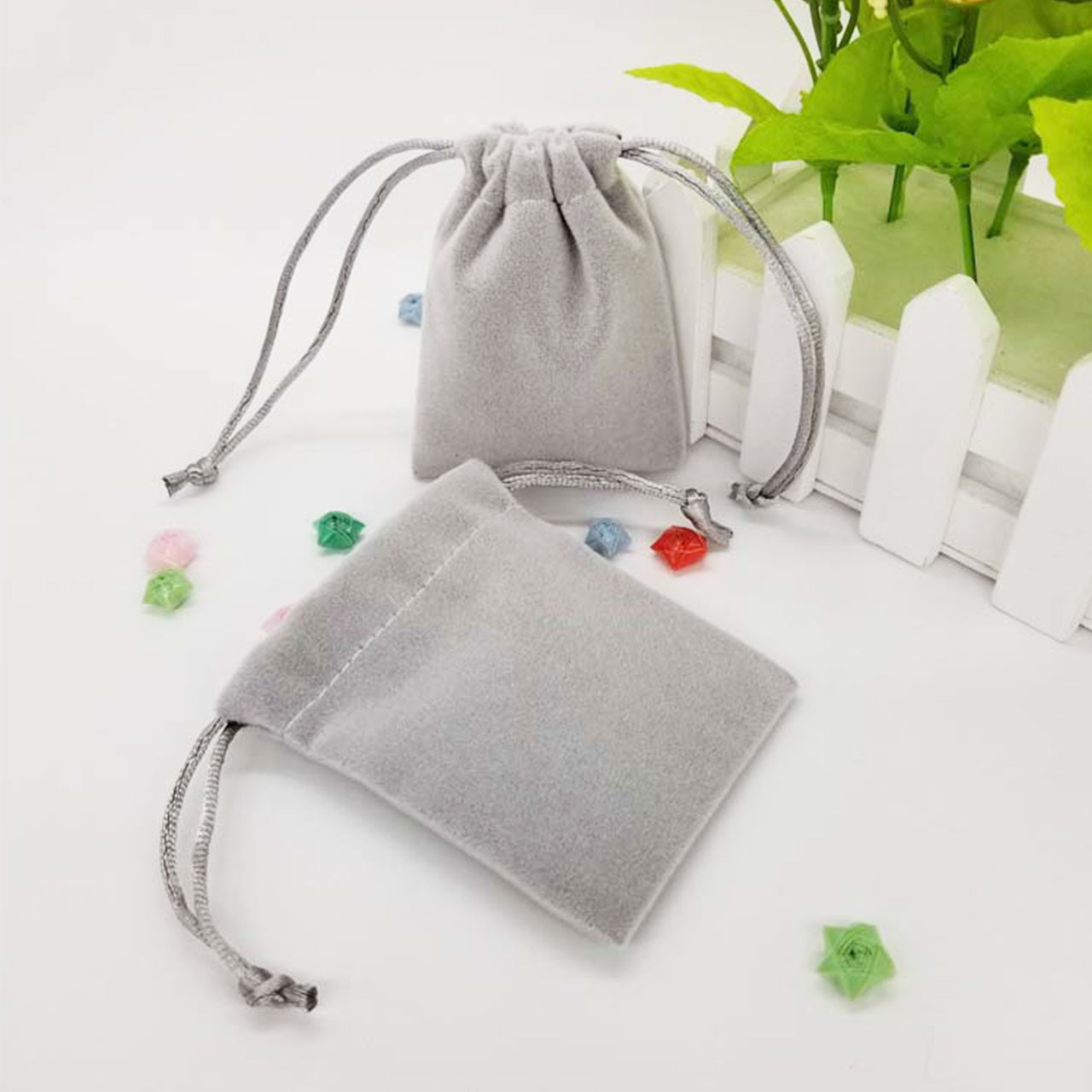 ジュエリーポーチ アクセサリー 保存袋 巾着袋 携帯用 高級ベロア調