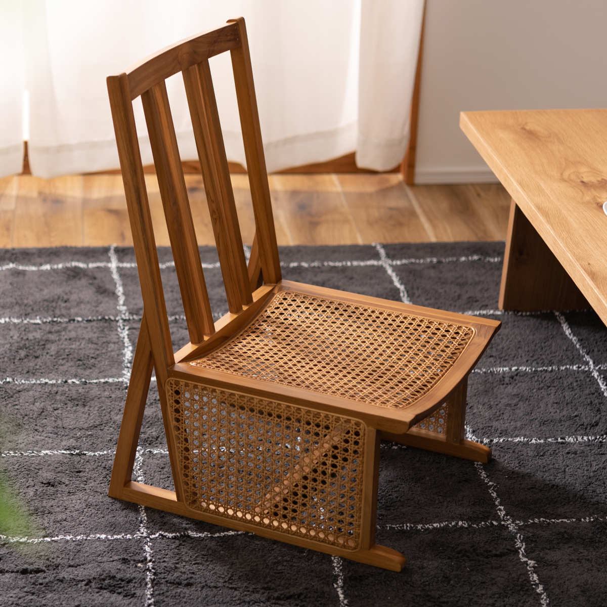 東谷 フロアチェア ハイバック 天然木フレーム ラタン編み 座面高約