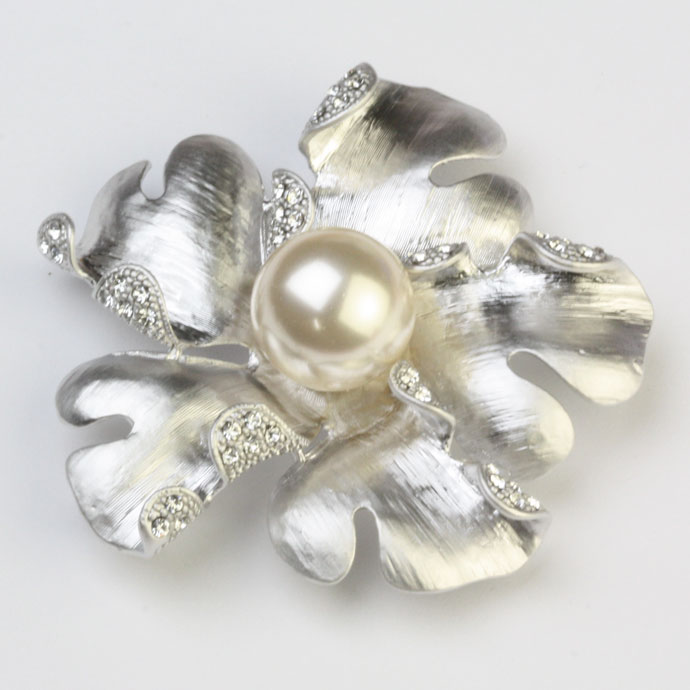 SWAROVSKI（スワロフスキー） ブローチ 卒業式 パール 花 パール