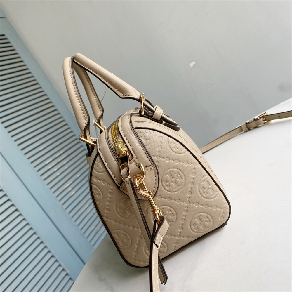 TORY BURCH（トリーバーチ） T Monogram Tモノグラム エンボス プチ