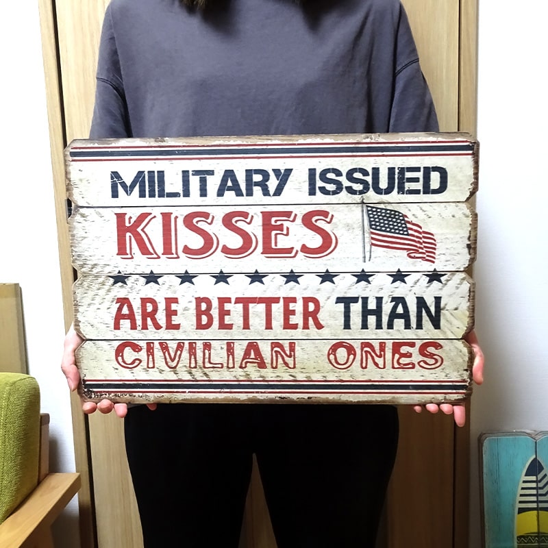 アメリカン レトロ 木製 プレート 看板 ウッドボード アメリカ KISSES