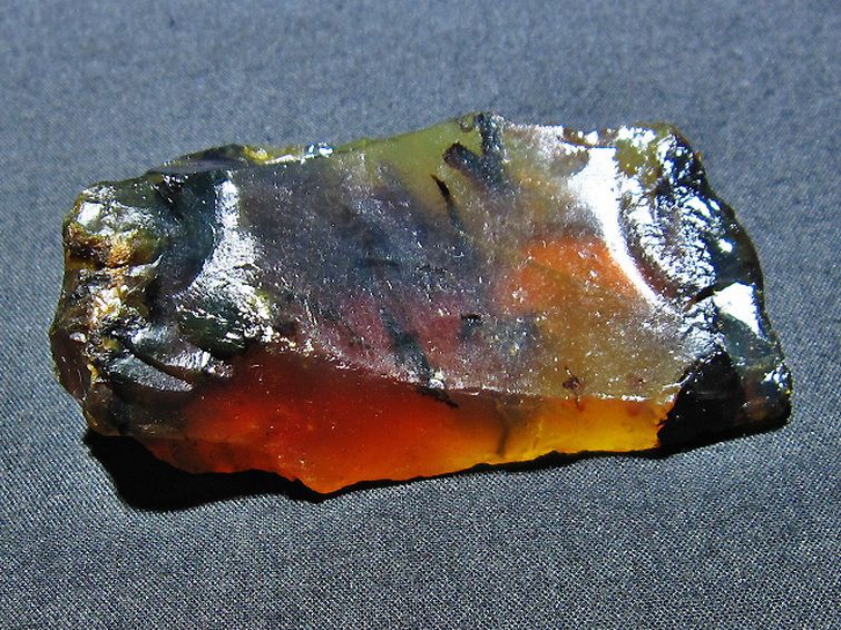 アンバー 琥珀 原石[t800-2056]