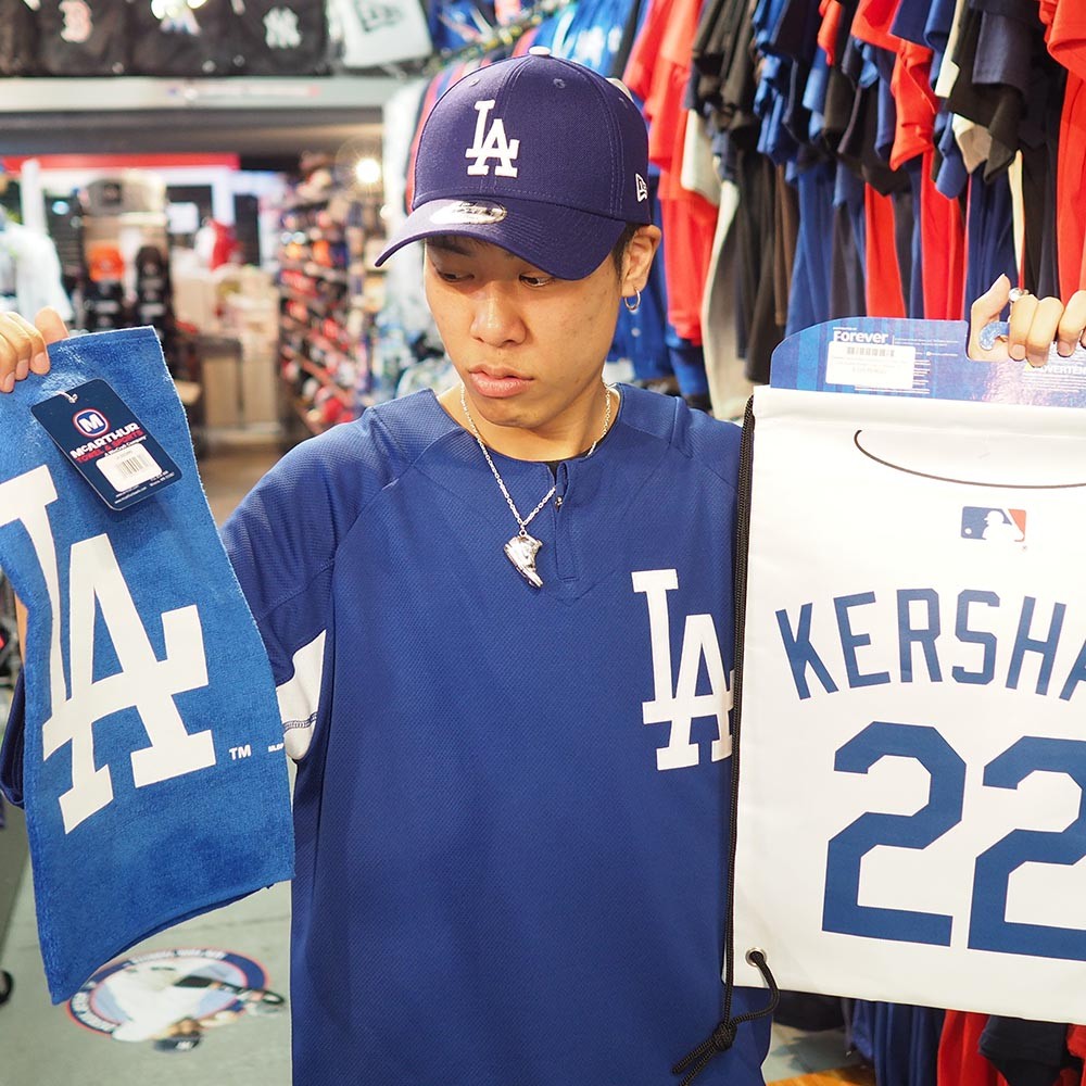 MLB ドジャース クレイトン・カーショー 直筆サイン入り ユニフォーム