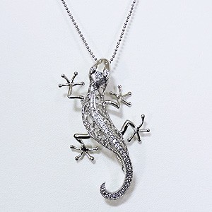 ブローチ ヤモリデザイン トカゲ ペンダント兼用可 ダイヤモンド k18