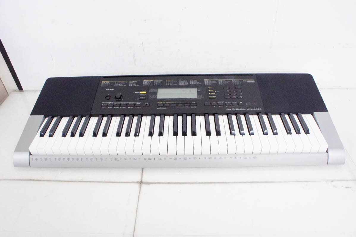 中古 CASIOカシオ ベーシックキーボード 電子キーボード 61鍵 CTK-4400