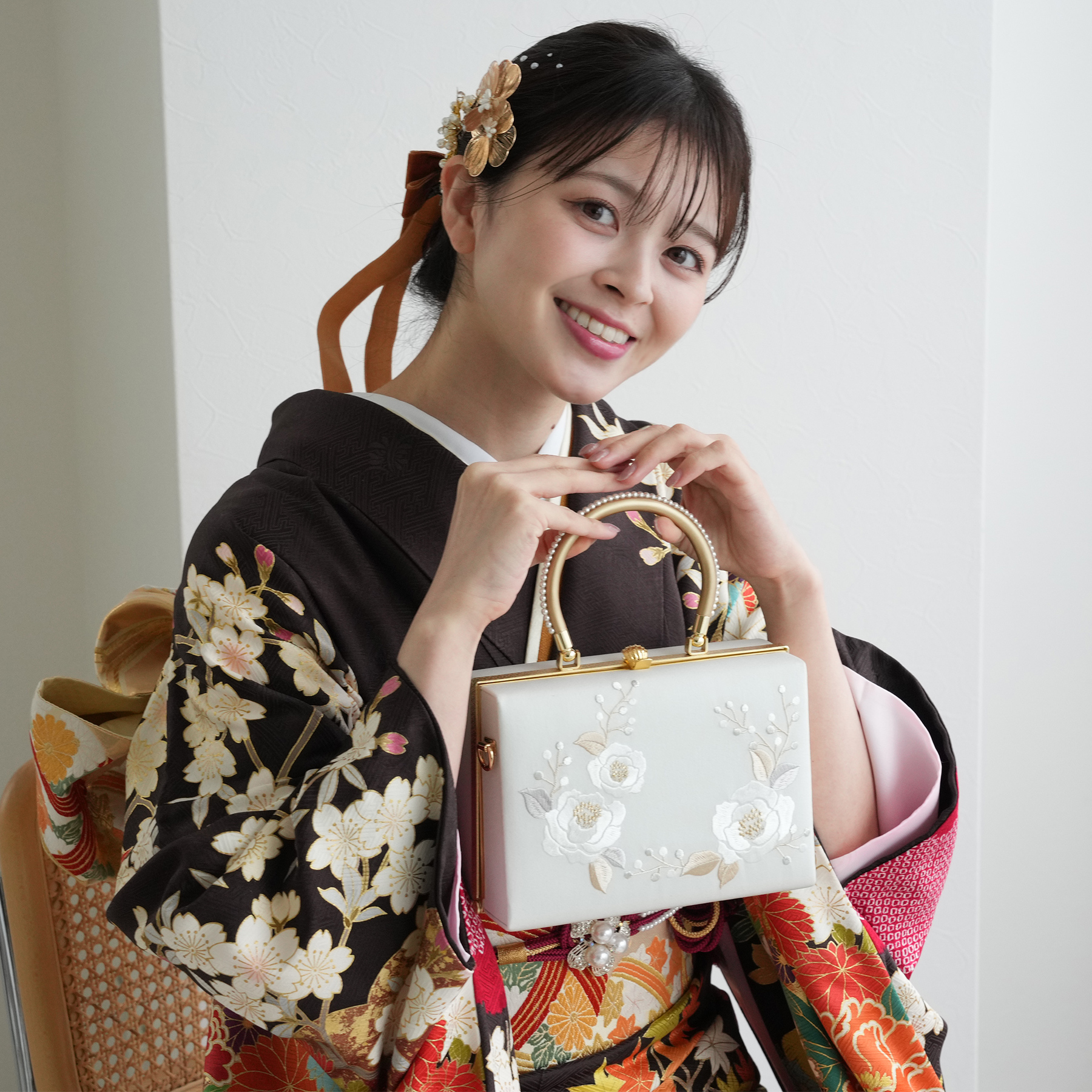 バッグ 成人式 パールハンドル 山茶花刺繍バッグ 日本製 礼装 振袖