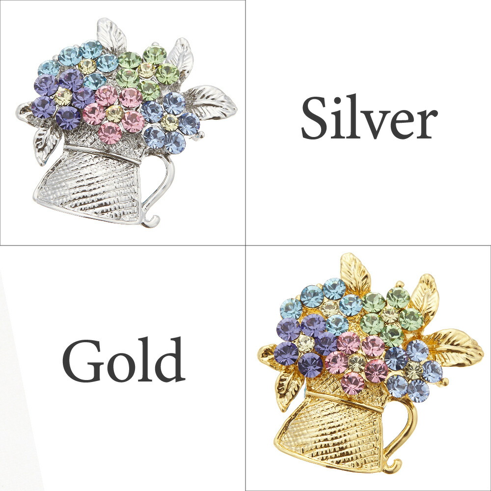 ジャケットの襟元を飾りつけるフラワーブーケブローチ ストール