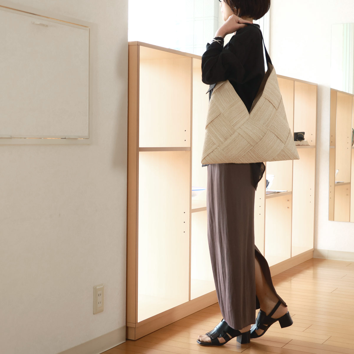 VIOLAd'ORO（ヴィオラドーロ） レザー ワンハンドル アバカメッシュ