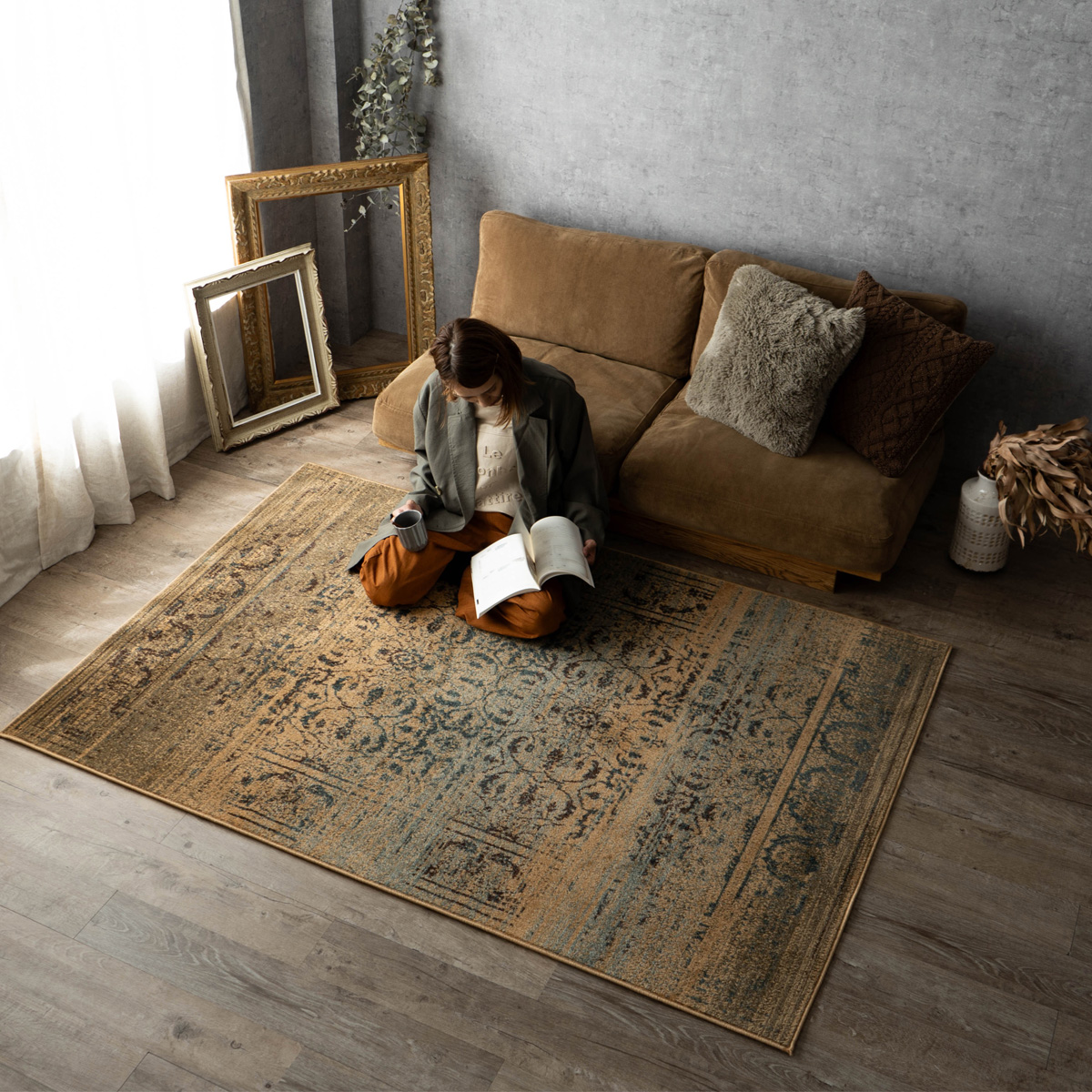 サヤンサヤン ラグ 2畳 絨毯 アンティーク 風 200×200 クラッシック 柄