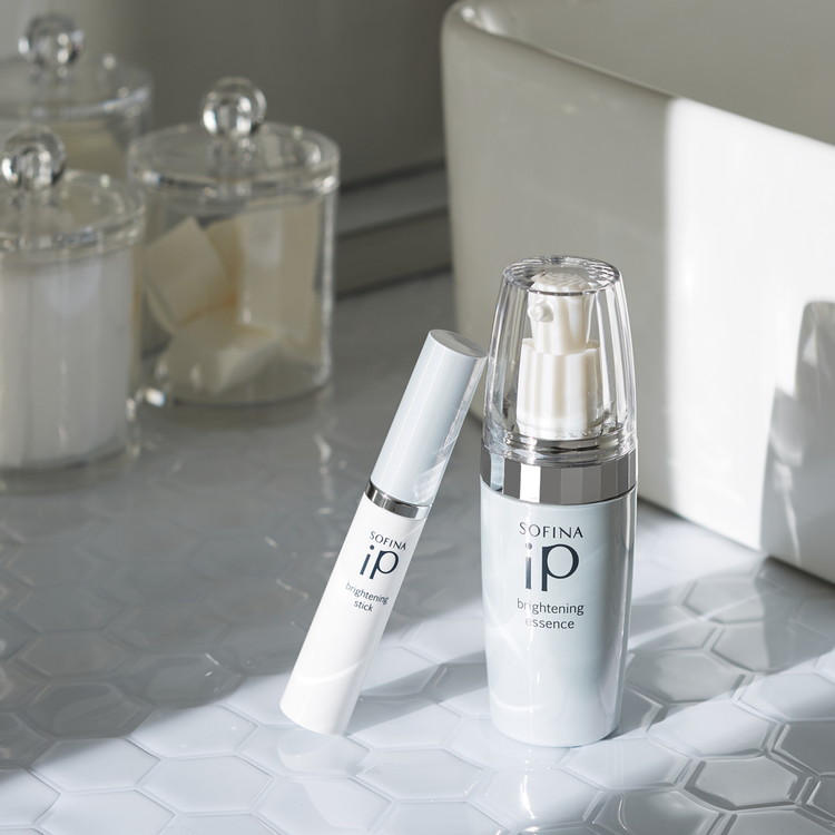 ブライトニング美容液 シミ対策美容液 美白 ソフィーナiP SOFINA 花王