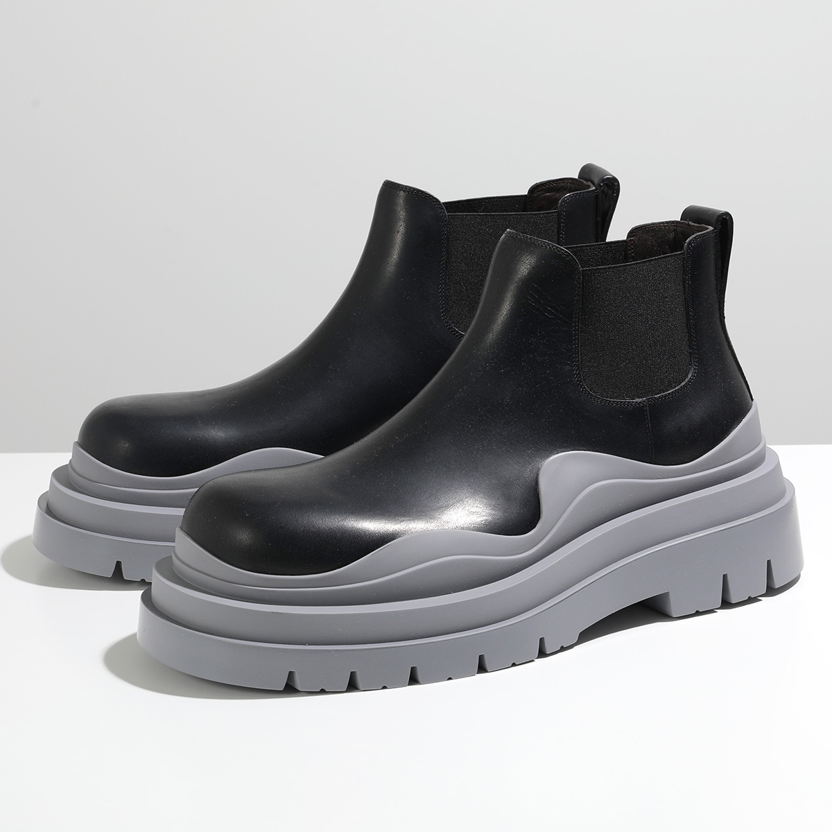 BOTTEGA VENETA（ボッテガ・ヴェネタ） チェルシーブーツ 630281 VBS50