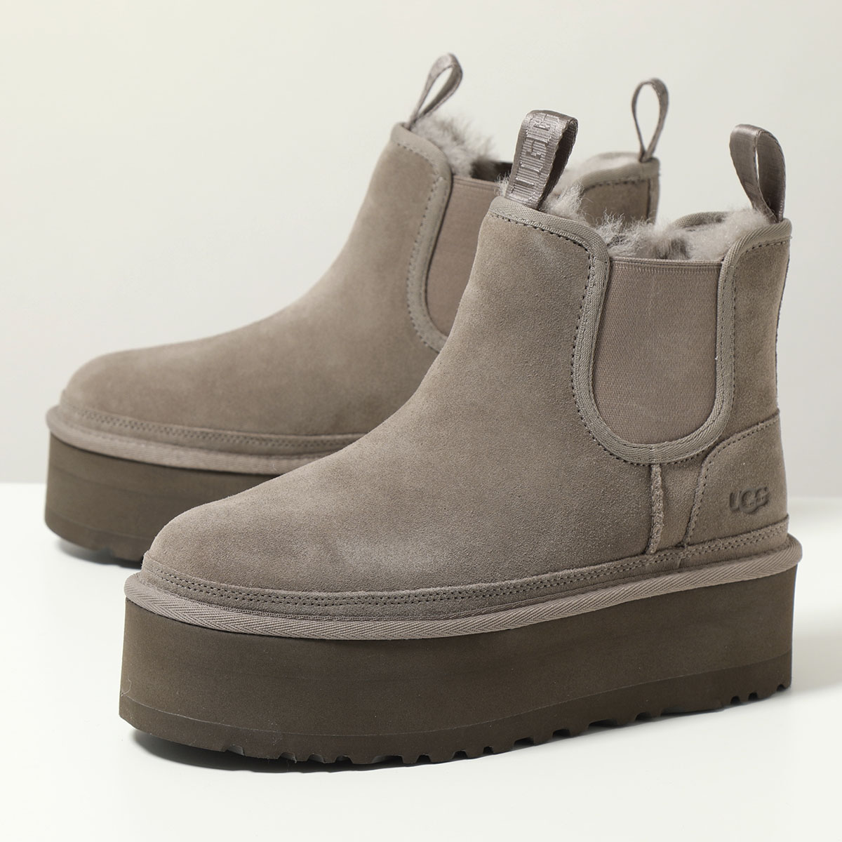 UGG（アグ） ムートンブーツ Neumel Platform Chelsea ニューメル