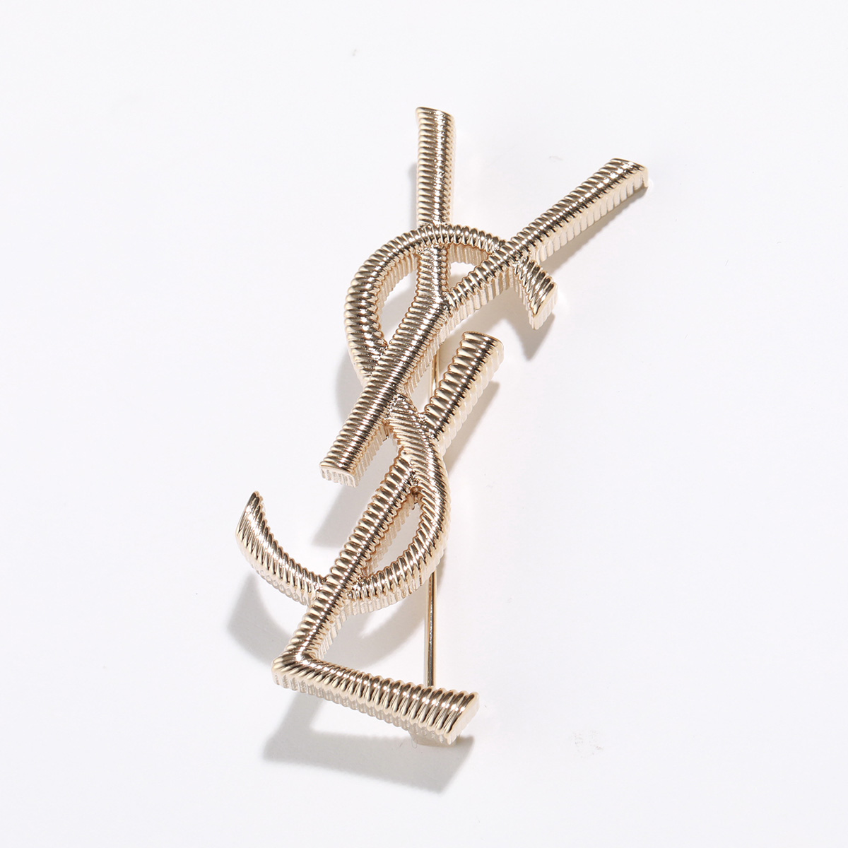 SAINT LAURENT サンローラン ブローチ CASSANDRE BROCHE カサンドラ