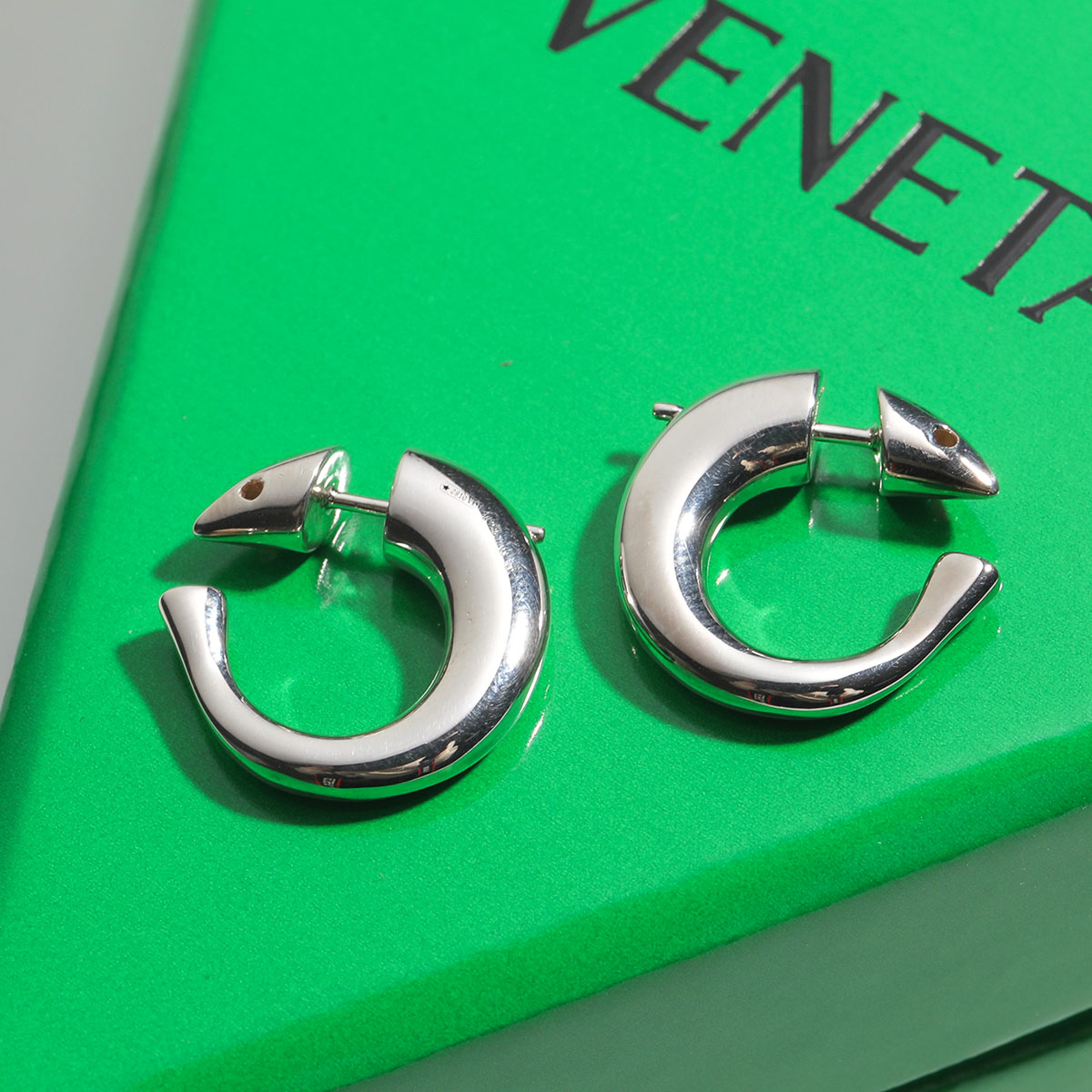 BOTTEGA VENETA（ボッテガ・ヴェネタ） フープピアス SARDINE