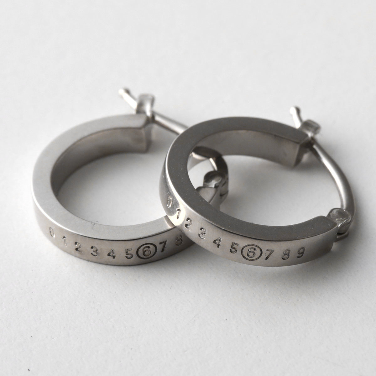 MM6 エムエムシックス メゾンマルジェラ フープピアス SM6VG0076 P6630