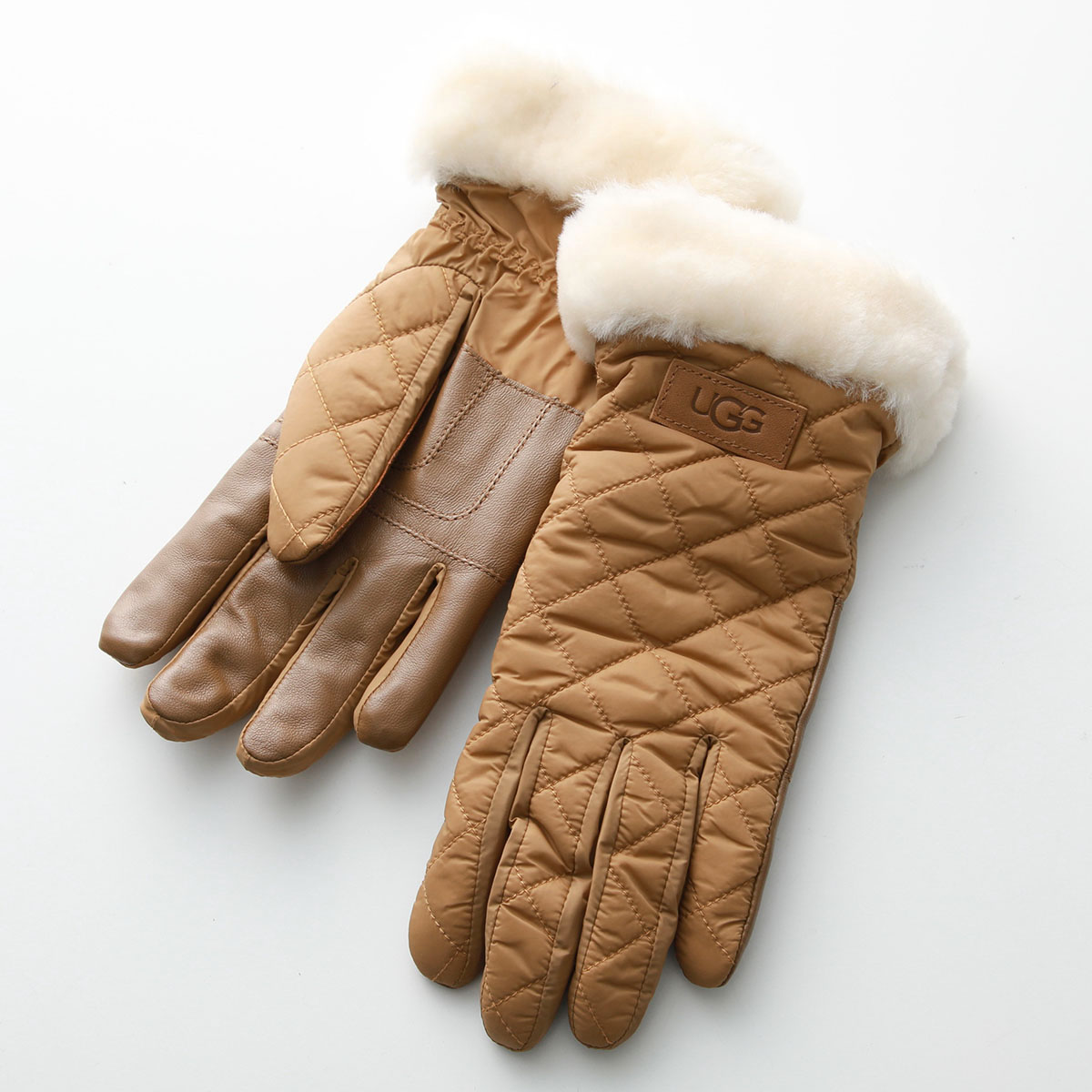 UGG（アグ） 手袋 Quilted Performance Glove キルティング