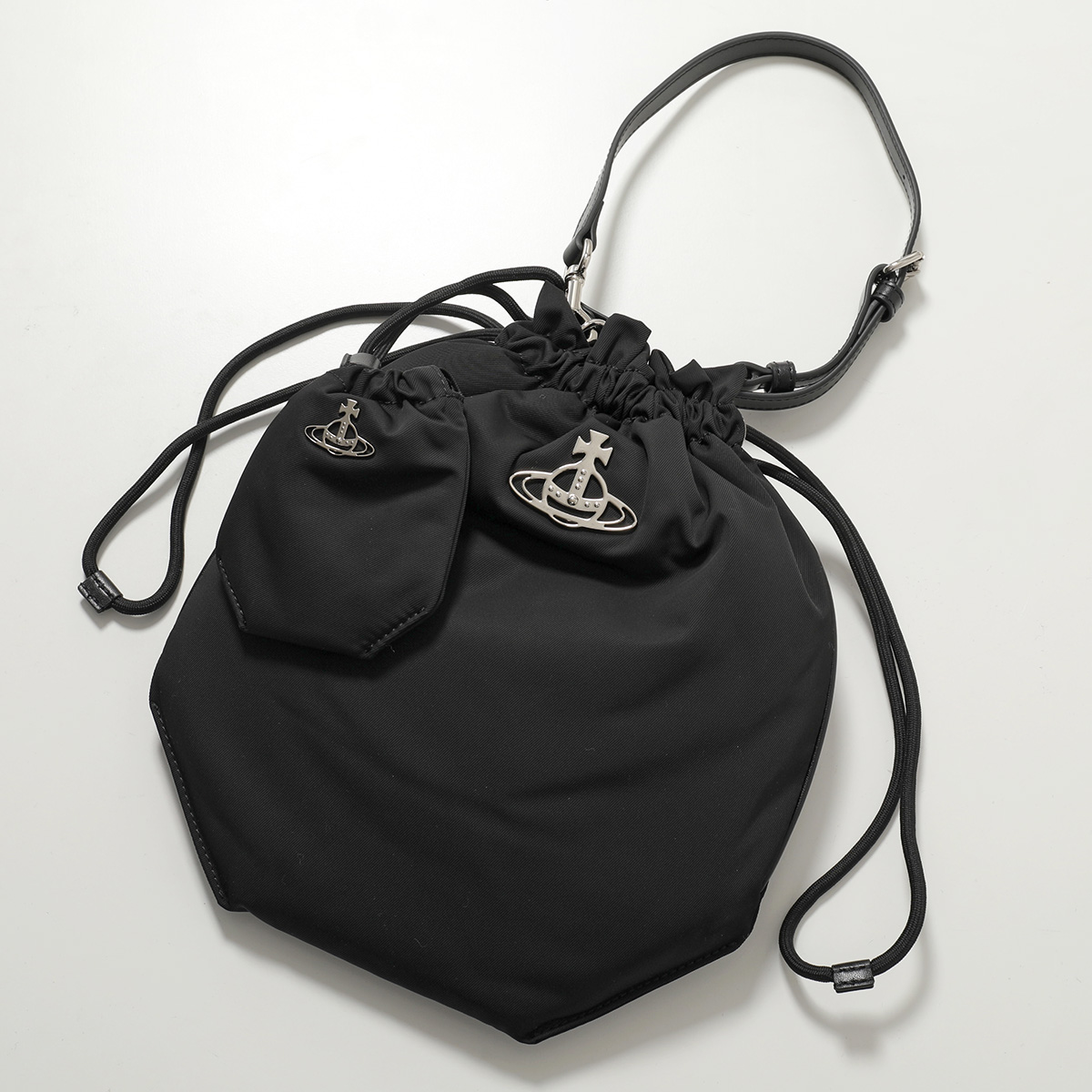 Vivienne Westwood（ヴィヴィアンウエストウッド） ショルダーバッグ