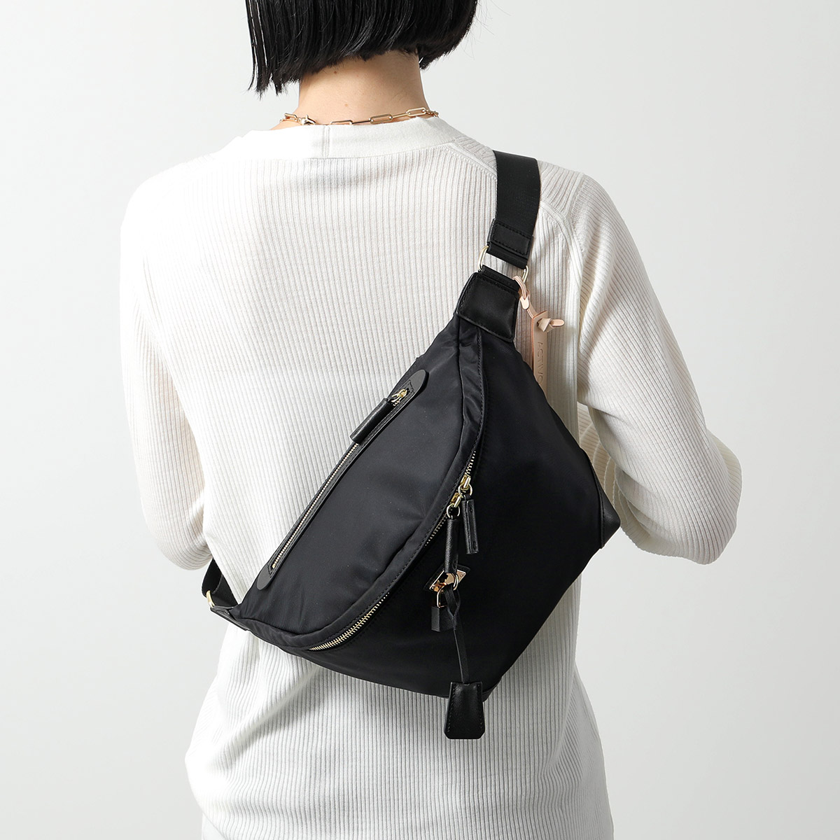 mica della valle（ミカデラヴァッレ） ボディバッグ Fionda NA-0051CL