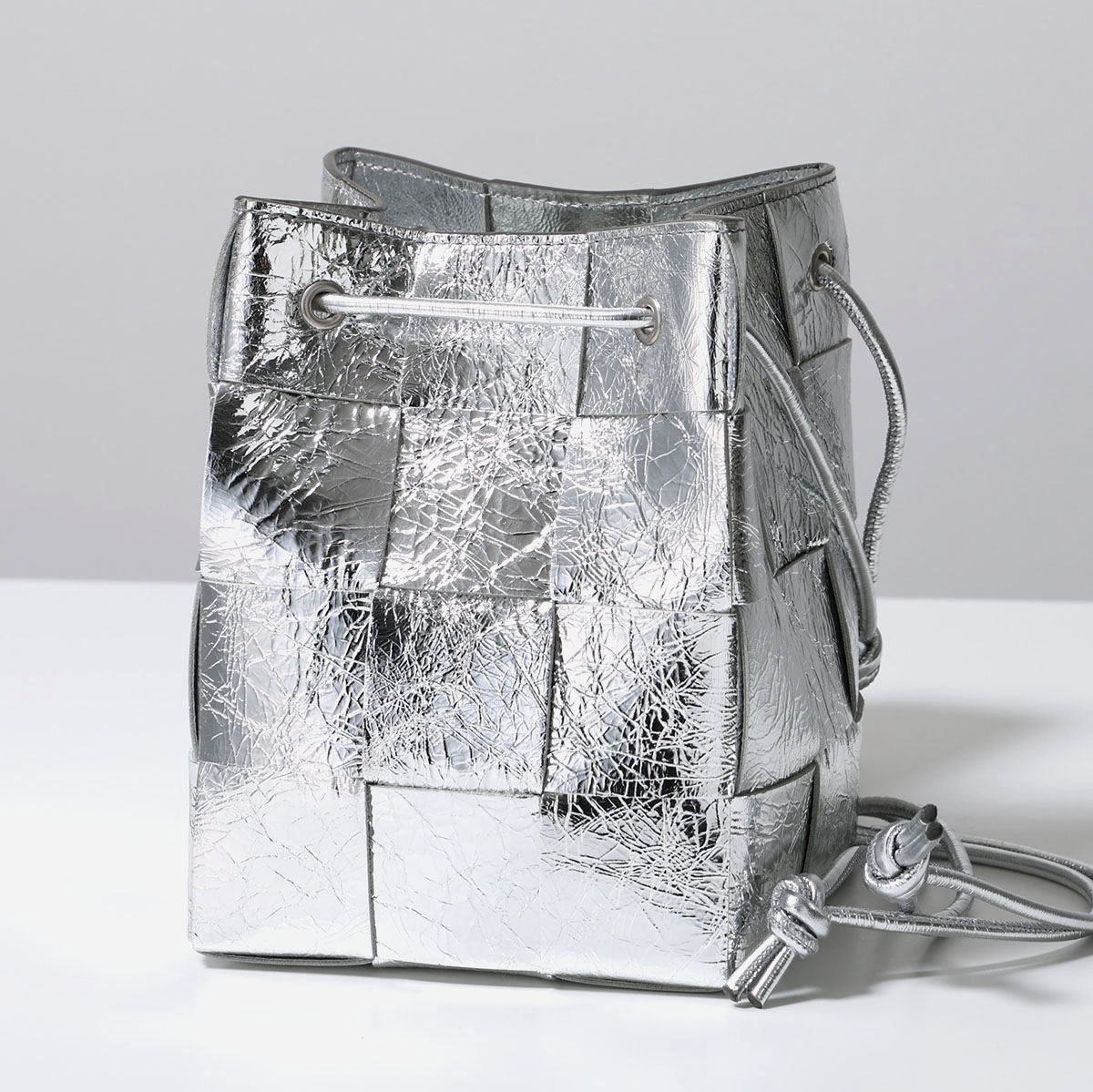 BOTTEGA VENETA（ボッテガ・ヴェネタ） ショルダーバッグ CASSETTE