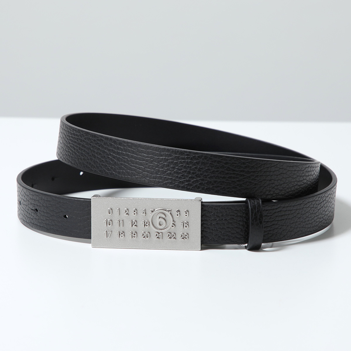 MM6 エムエムシックス メゾンマルジェラ ナローベルト SA6TP0010 P8883