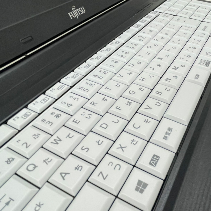 富士通（FUJITSU） LIFEBOOK A577/P 中古 ノートパソコン Office Win10