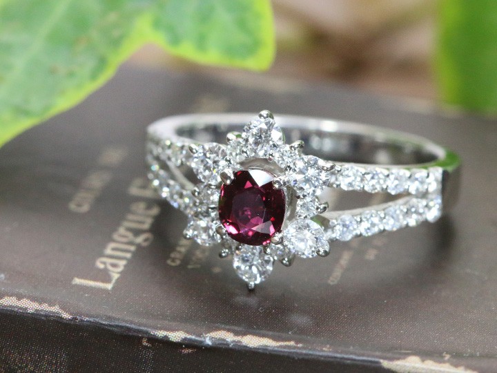 非加熱ルビー0.58ct 上質ダイヤモンド取り巻き0.73ct PT900 プラチナ