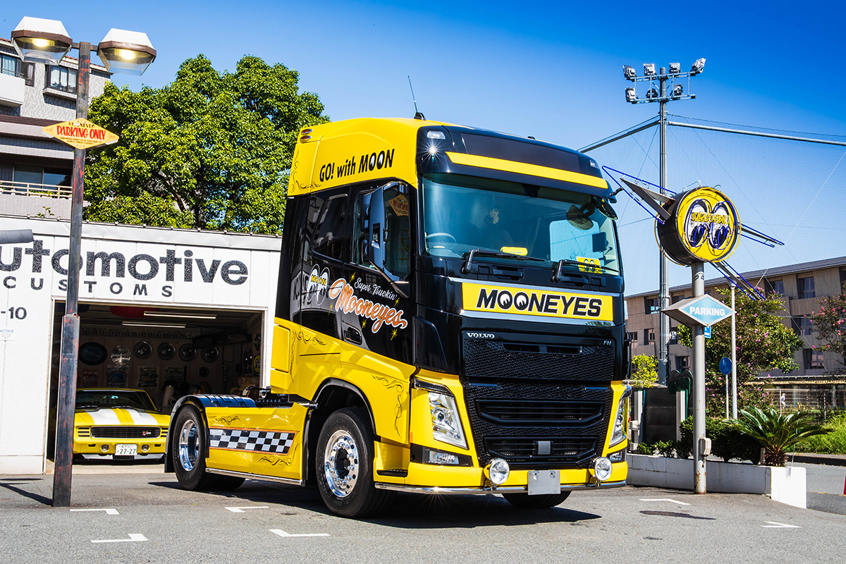 MOONEYES ムーンアイズ ミニカー Fast Elefant x MOON Volvo FH4
