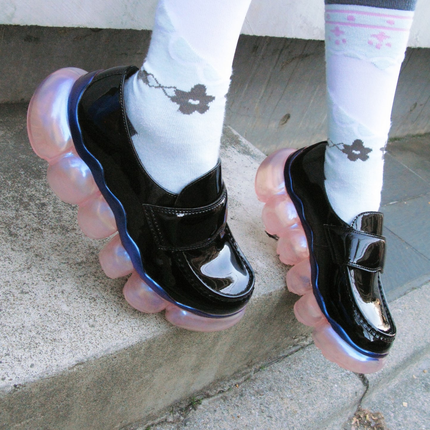 SHEEP Limited】JEWELRY LOAFER / BLACK ENAMEL x PINK AURORA