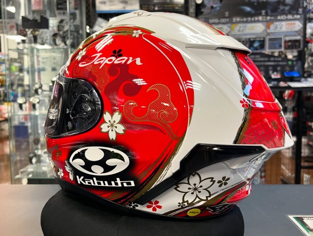 JAPAN仕様のヘルメット アレイシ引退 | しゃぼん玉 -Shabondama-