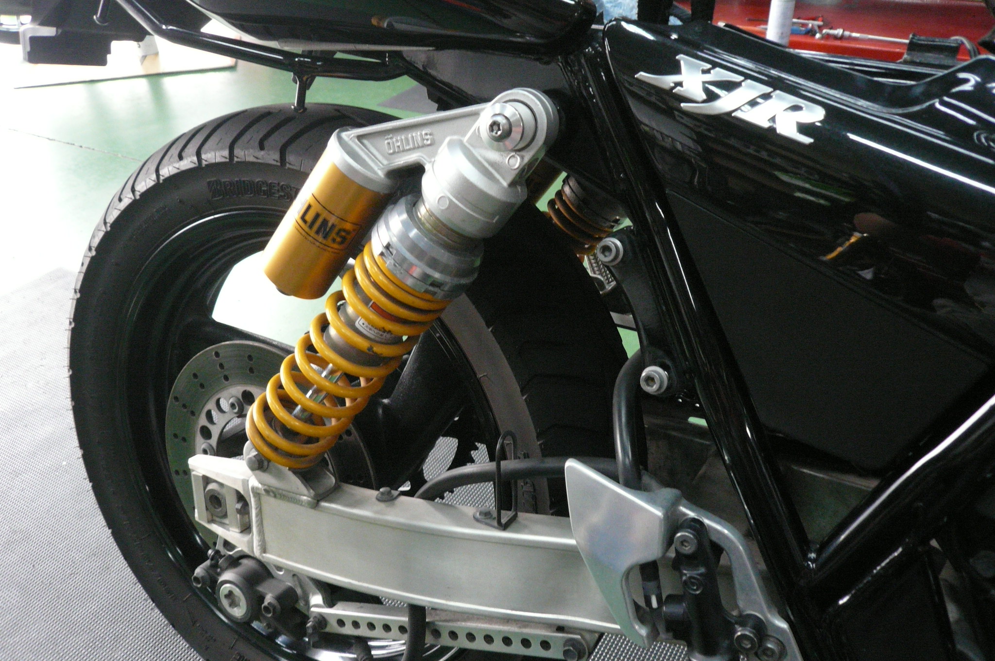 XJR400Rサスペンション交換 by一宮店S | しゃぼん玉 -Shabondama-