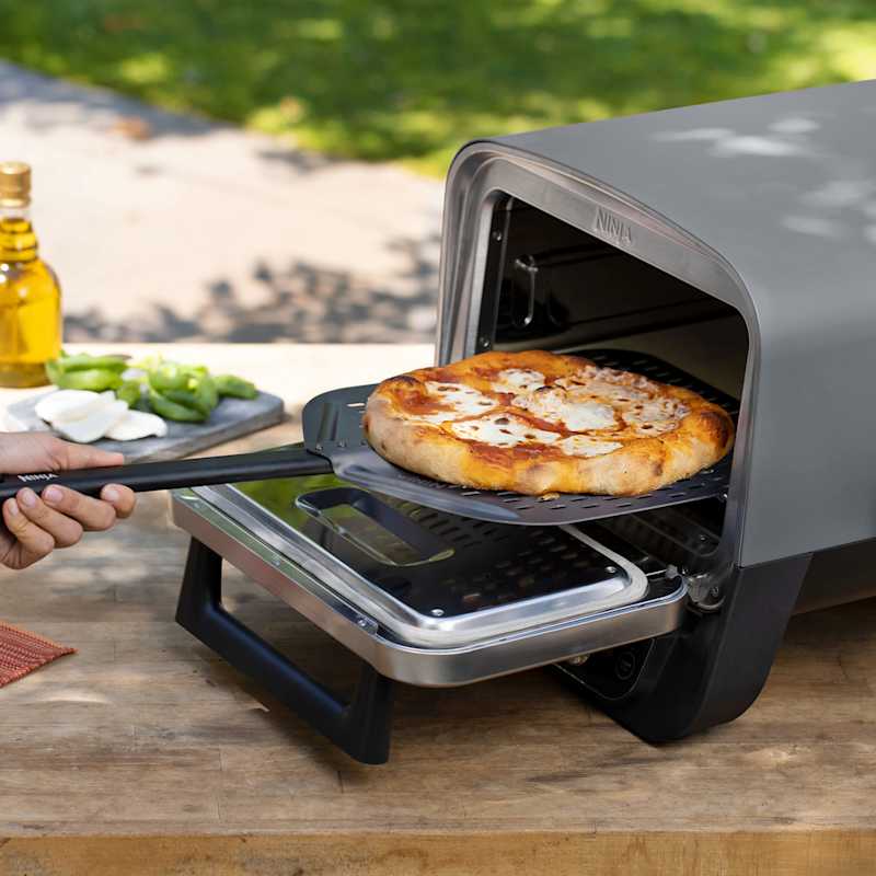 Ninja Woodfire™ 8-in-1 Outdoor Oven (With Premium Cover and