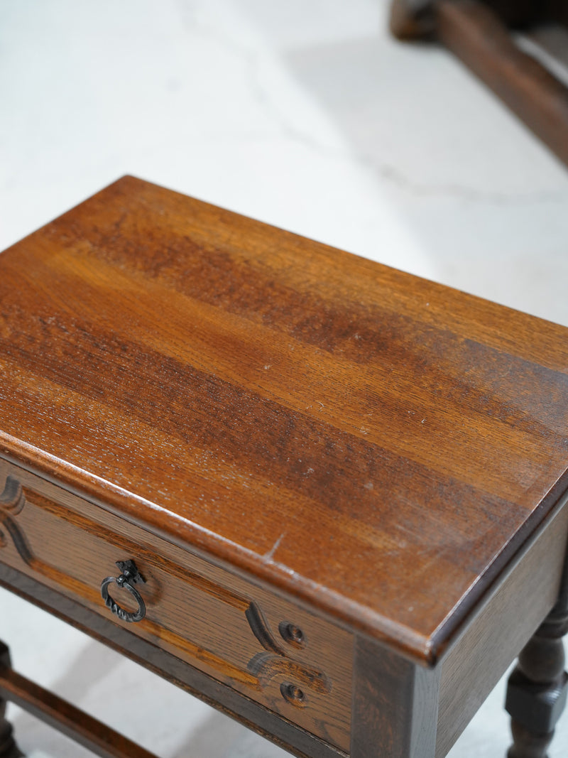 ヴィンテージ オークウッド サイドテーブル SHARK ATTACK